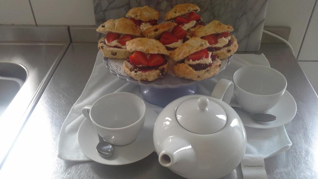Leafy Lane Guesthouse Amlwch Bagian luar foto